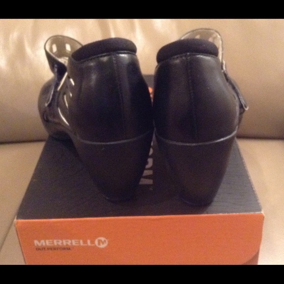 Shoes - Picture 3 of 4